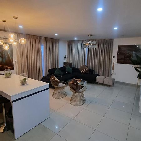 The Gallery Luxury Suites Cpg Oost-Legon Buitenkant foto